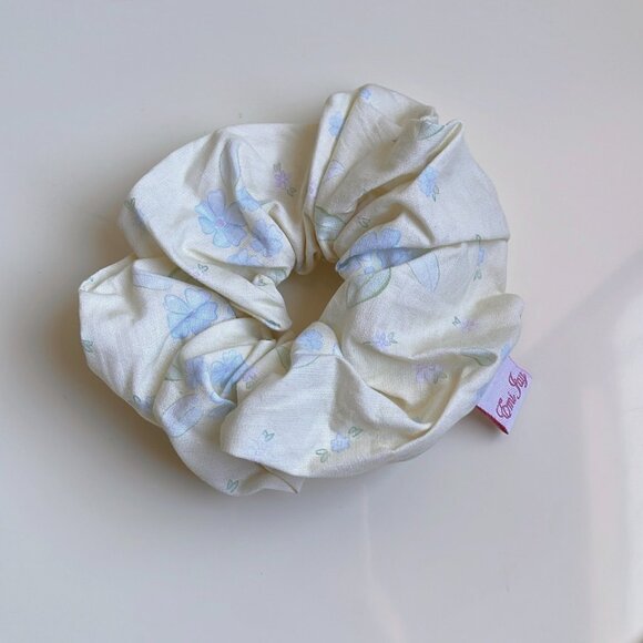 EMI JAY Floral Flower Print Scrunchie Set of 2 - Picture 7 of 9
